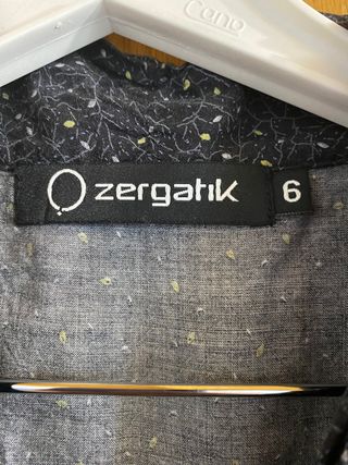 Blusa de tirante ancho de ZERGATIK