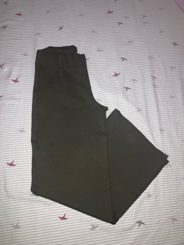 Pantalones anchos elásticos verdes