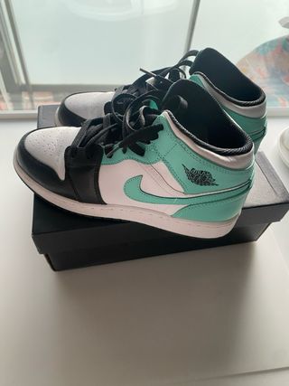 Nike Air Jordan Mid azules