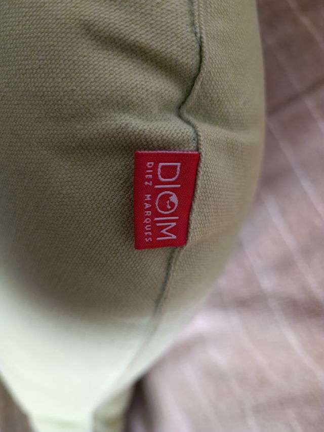 COJÍN VERDE CON FORMA DE ANIMAL DE CARACOL