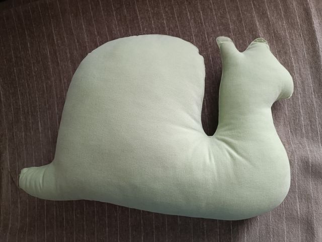 COJÍN VERDE CON FORMA DE ANIMAL DE CARACOL