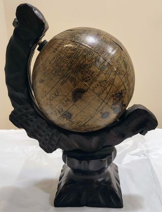 Bola del mundo, globo terráqueo antiguo de madera