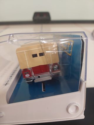 Superslot land rover series 1 poppy Red 