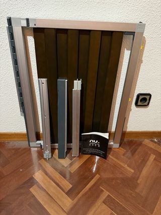 Barrera extensible numi lindom en color marron osc