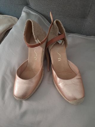 Cuñas Unisa doradas