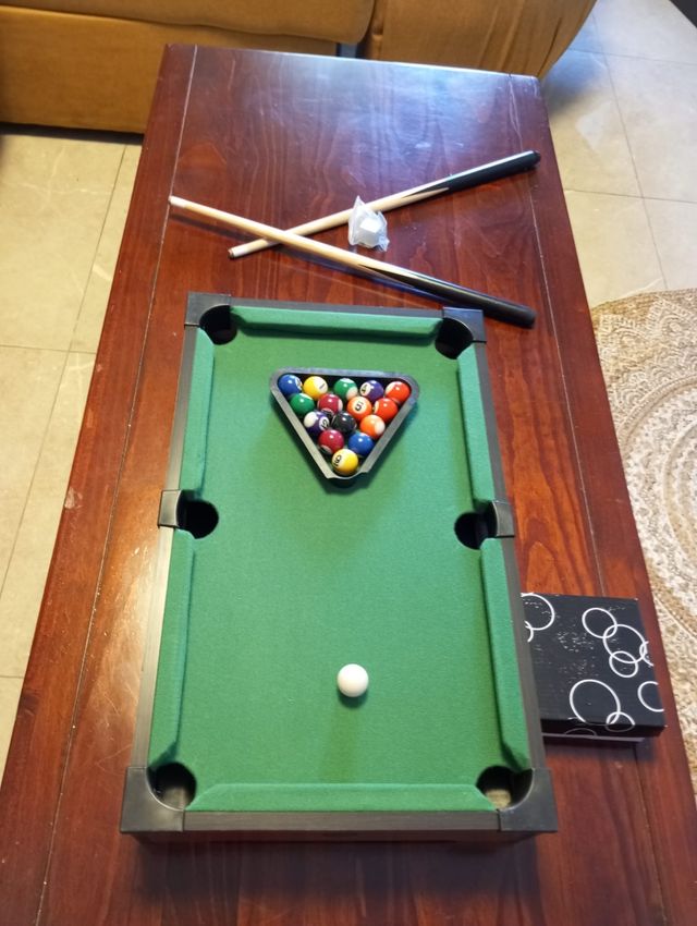 Mesa de billar de madera