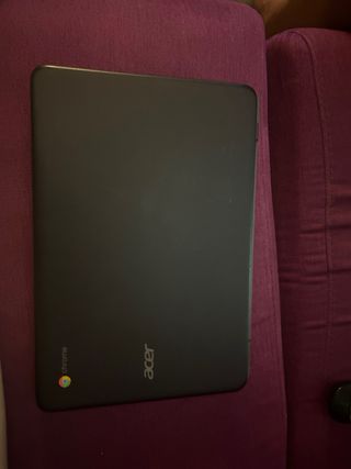 ordenador + cargador + ratón