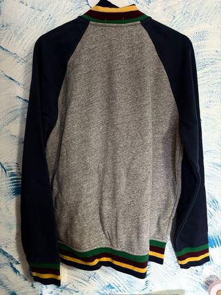 Chaqueta universitaria