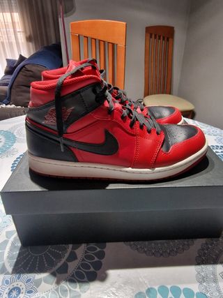 Nike air jordan 1 mid