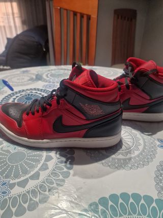 Nike air jordan 1 mid