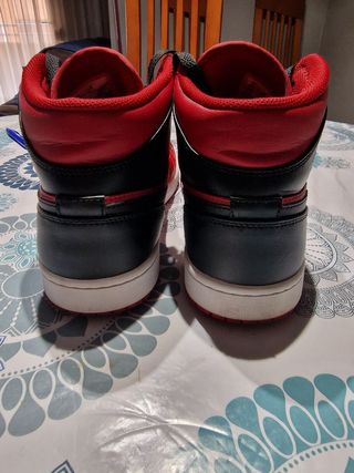 Nike air jordan 1 mid