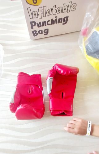 SACO DE BOXEO Y GUANTES