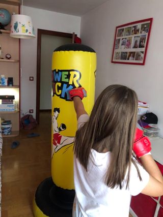 SACO DE BOXEO Y GUANTES