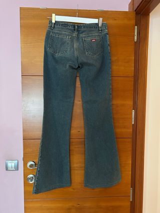 Vaqueros NUEVOS MIX SIXTY (PVO 199€)