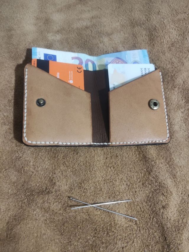 Cartera billetera minimalista de cuero