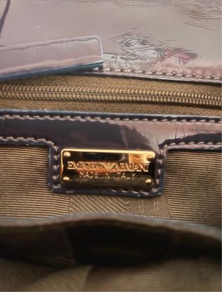Pochette Armani in vernice