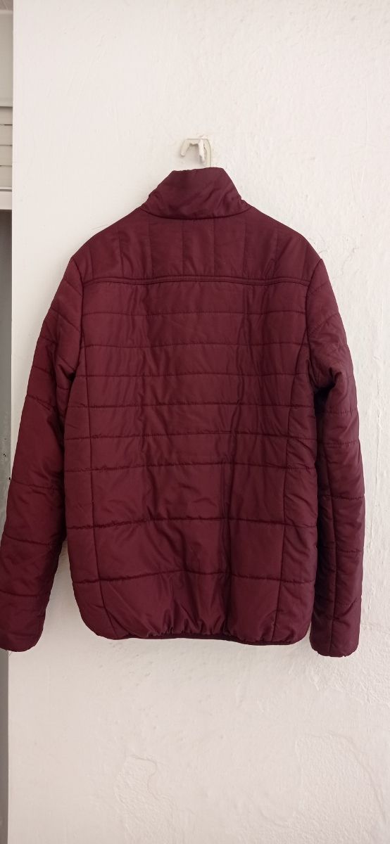 Chaquetón impermeable burdeos 