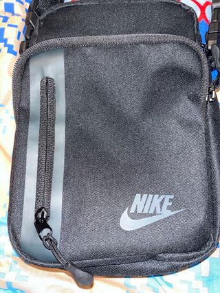 Bandolera nike tech