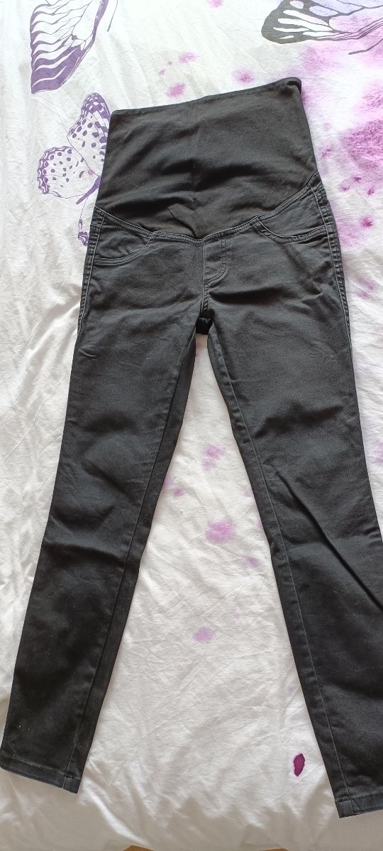 Vaquero cómodo embarazada