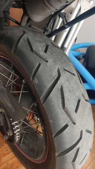 Aprilia etv 1000 caponord modelo con ABS