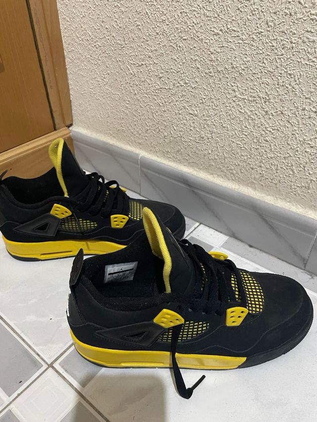 Zapatilla poco uso .