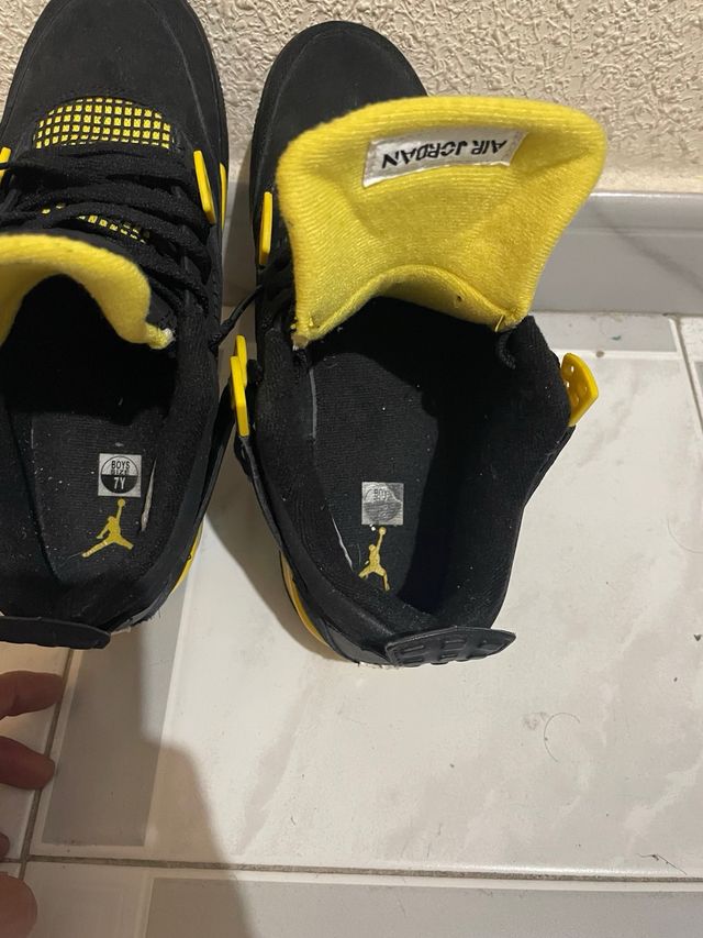 Zapatilla poco uso .