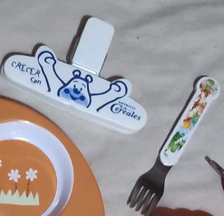 bandeja infantil, tenedor, rollo, molde osito