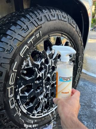 Limpiallantas vehiculos APEX DETAILING