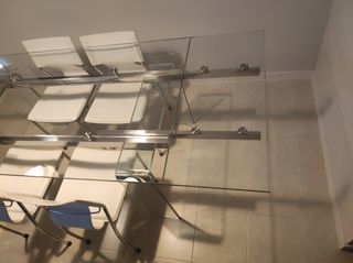 Por mudanza se vende Mesa de Cristal ampliable