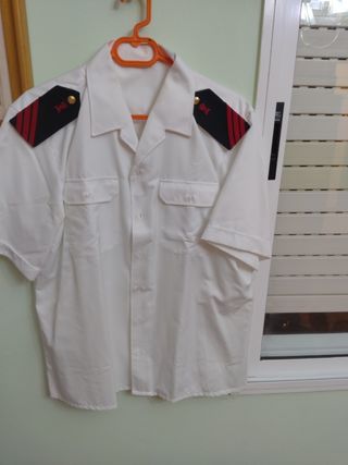 Camisa blanca militar