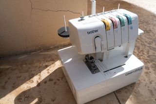 Máquina de coser semi profesional