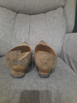 Antigüedades, madreñas muy antiguas