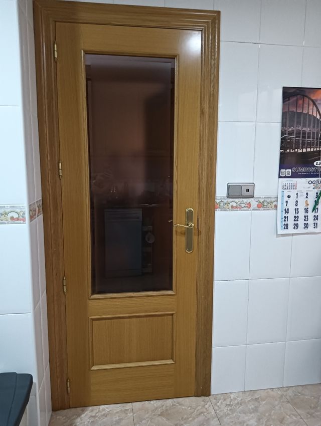 Puertas de interior, cocina y salón