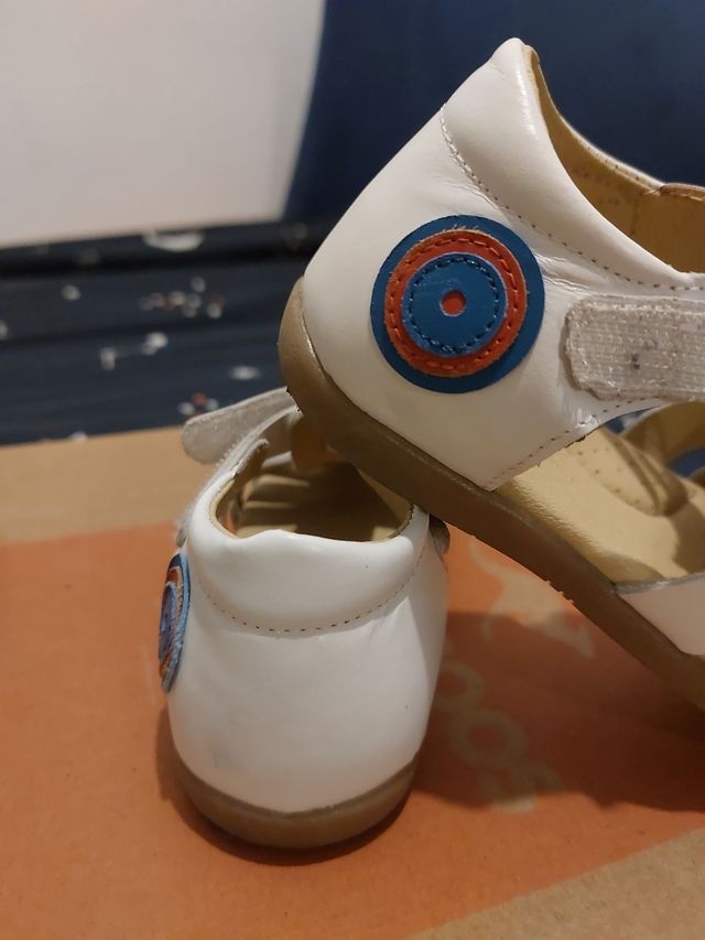 Sandalias de piel. Cangrejeras