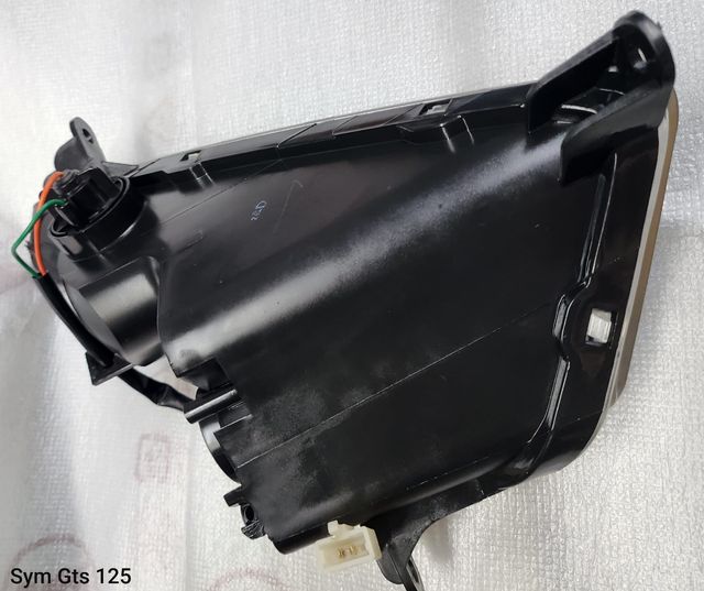Intermitente delantero izq sym Gts 125