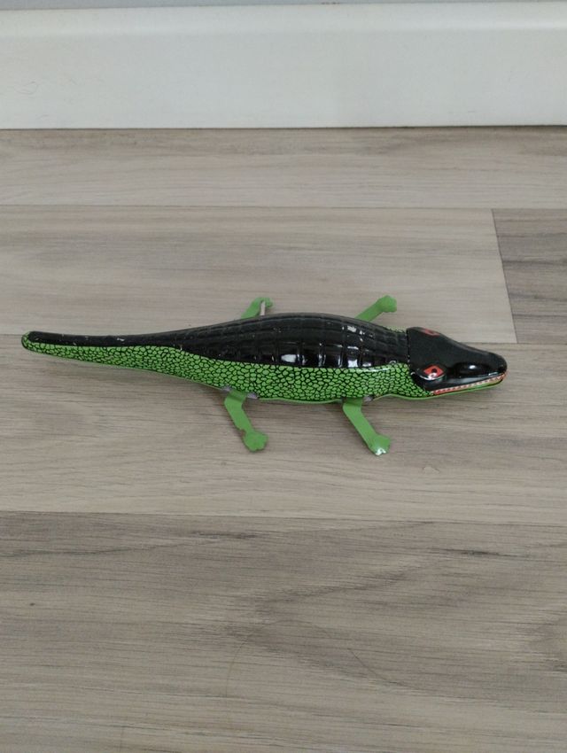 Giocattoli antichi con occhielli