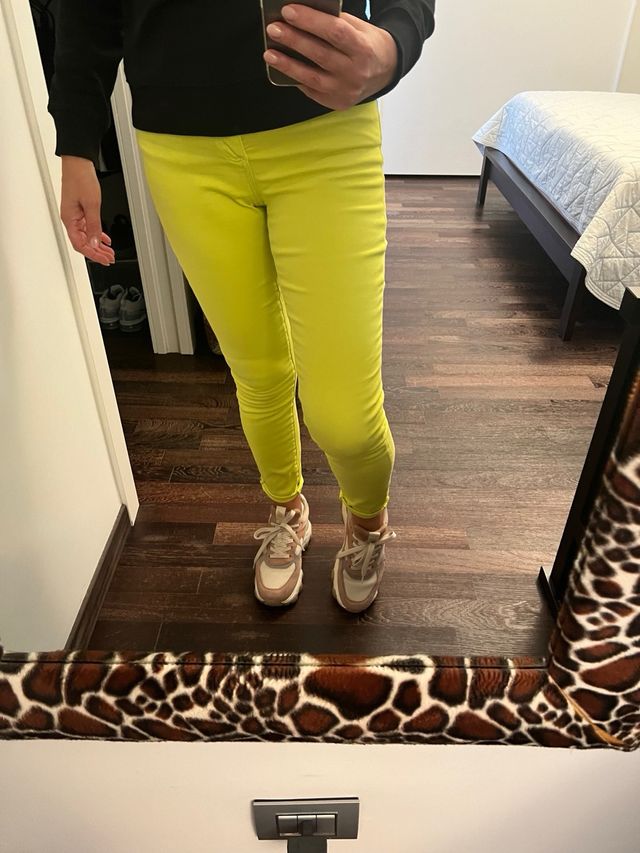 Pantaloni gialli Armani Exchange