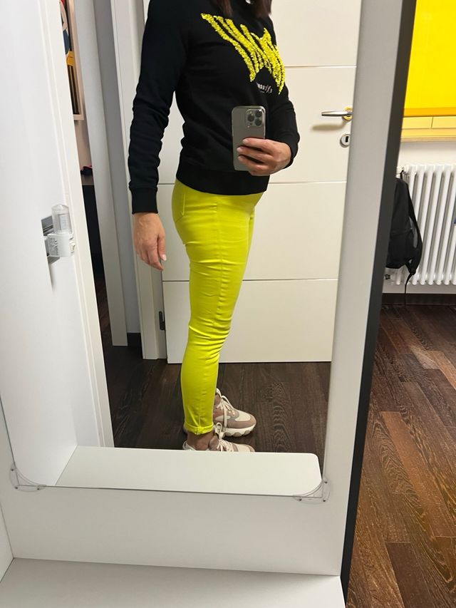 Pantaloni gialli Armani Exchange