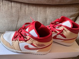 Air Jordan 1 Mid “Beige Red”