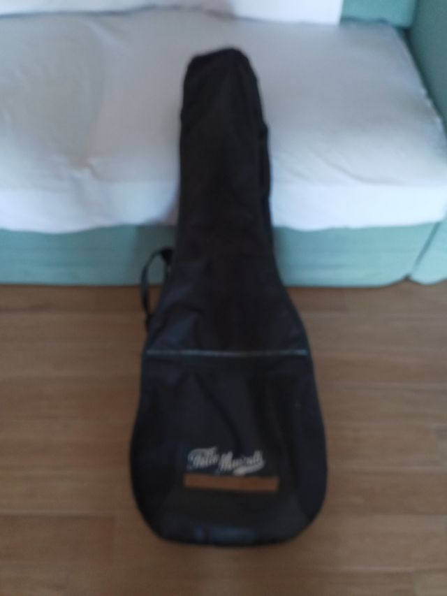 Chitarra classica con custodia