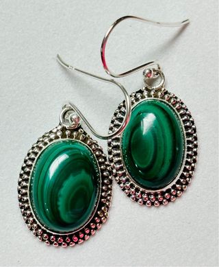 Pendientes con malaquitas en plata de ley 925