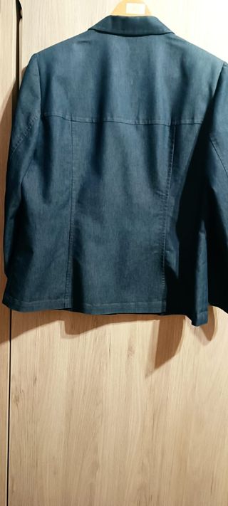 Chaqueta de color vaquero talla 42