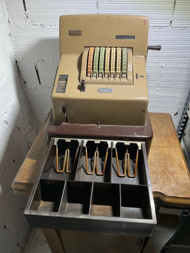 Maquina registradora antigua