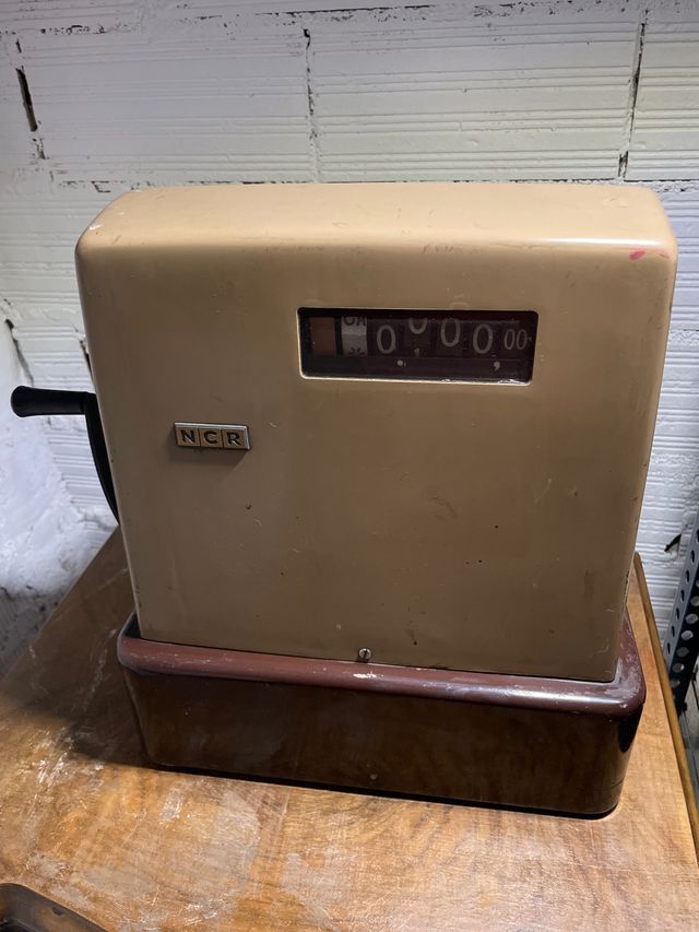 Maquina registradora antigua