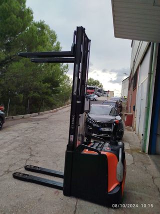 Apilador Bt Toyota 2100mm 2000kg