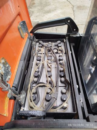 Apilador Bt Toyota 2100mm 2000kg