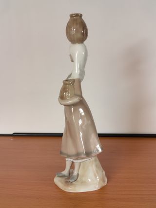 Figura de porcelana "Aguadora" de Mirete