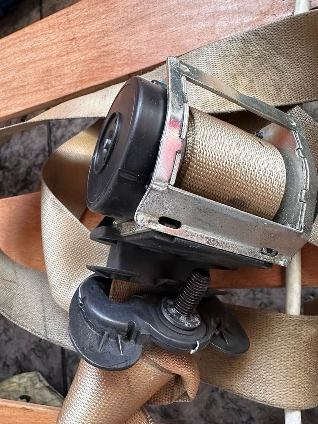 Cinturones delanteros bmw e60