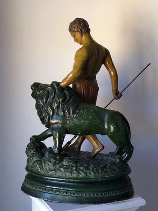 Escultura Hércules arcilla antigua.