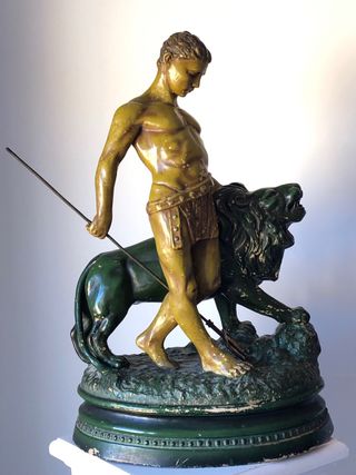 Escultura Hércules arcilla antigua.